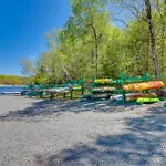 Ski, Hike And More Poconos Home With Hot Tub