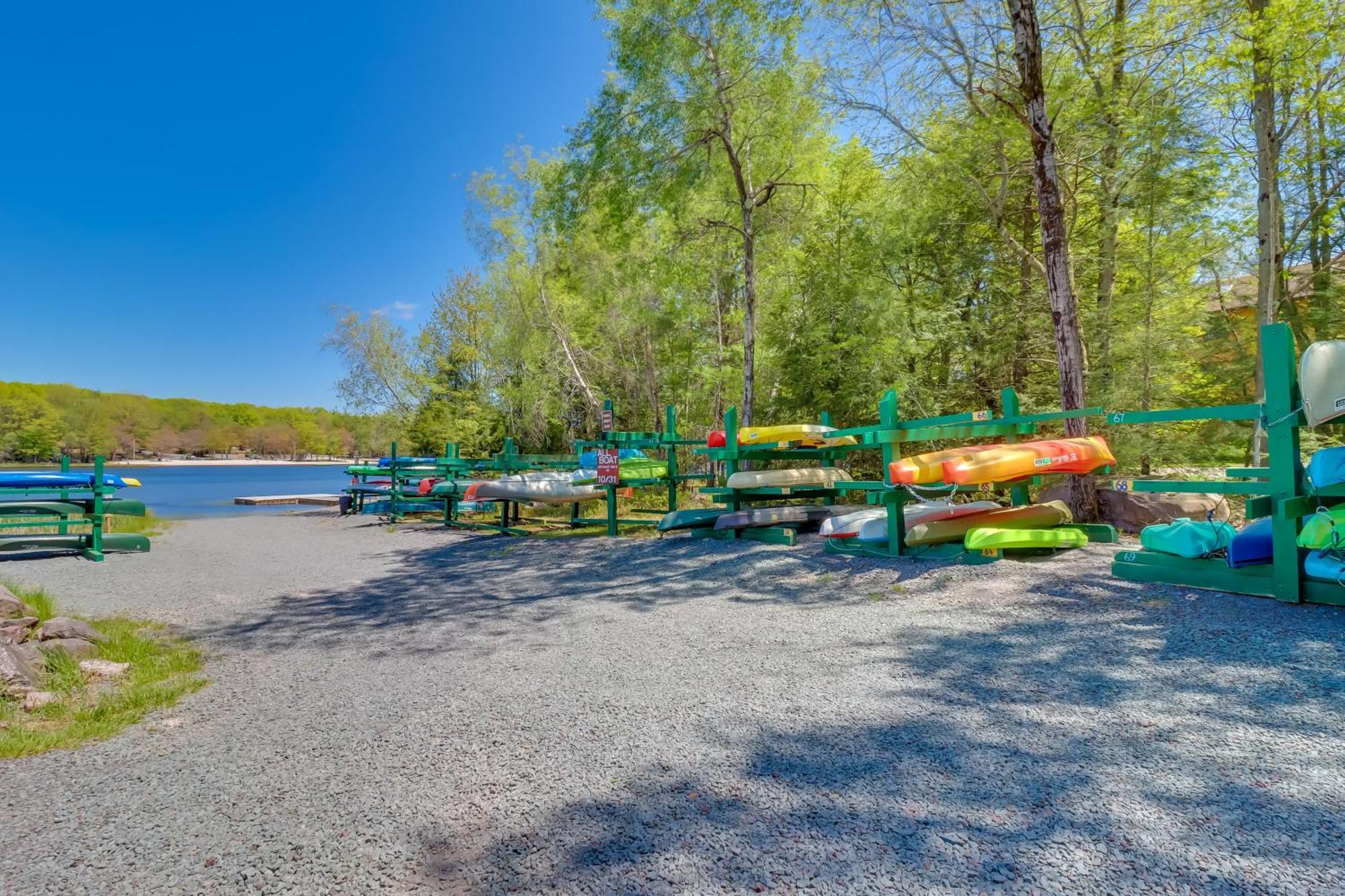 Ski, Hike And Poconos With Hot Tub Holiday home