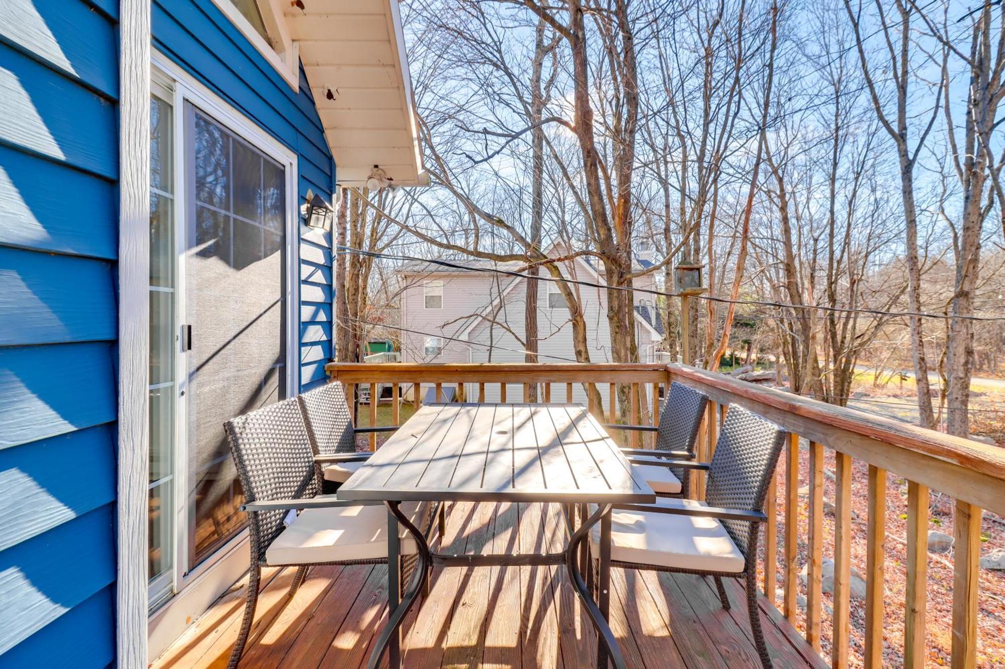 Holiday home Ski, Hike And Poconos With Hot Tub Blakeslee