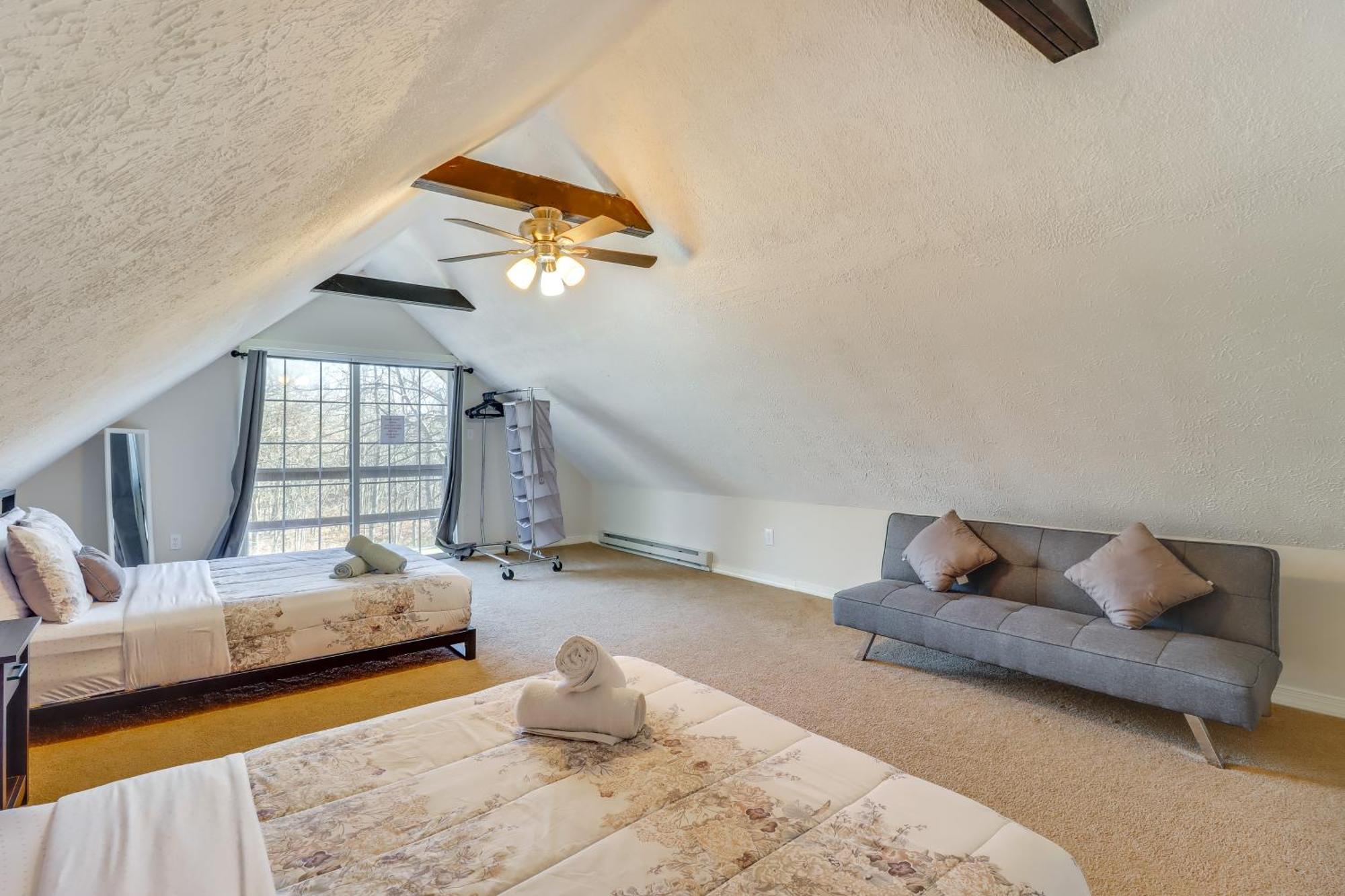 Ski, Hike And Poconos With Hot Tub Holiday home